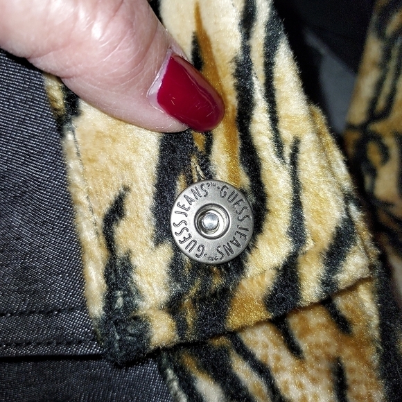 Guess Jacket black Med NWOT Animal print cuffs and collar - Picture 16 of 16
